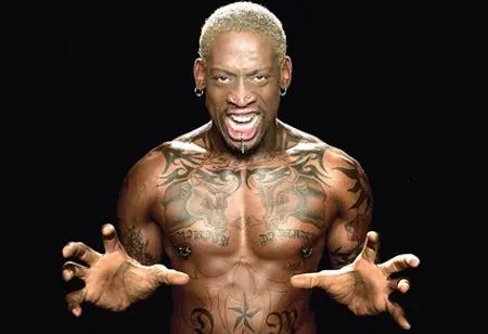 Club de striptease retirará camiseta de Rodman