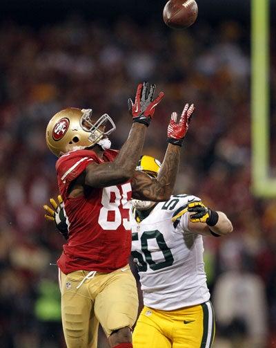 Kaepernick logró concretar una buena serie y el resultado era de 21-14  | AP