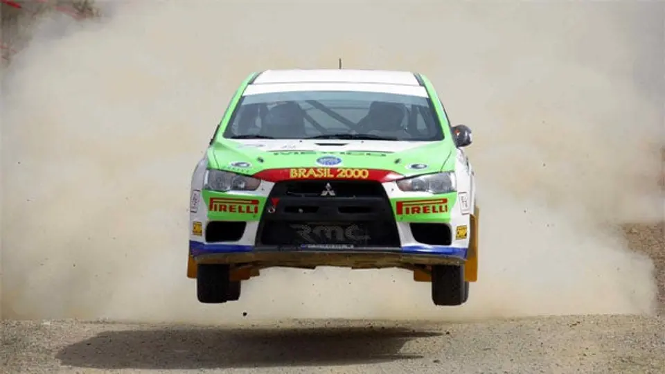 Mexicano se proclama campeón de España en rallys de tierra