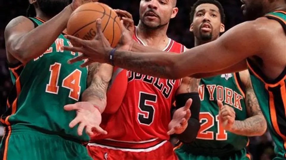 Amare doma a los Bulls; Knicks vence 103-95 a Chicago