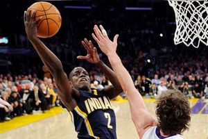 Hibbert enmudece al Staples Center; Pacers vence 95-92 a Lakers