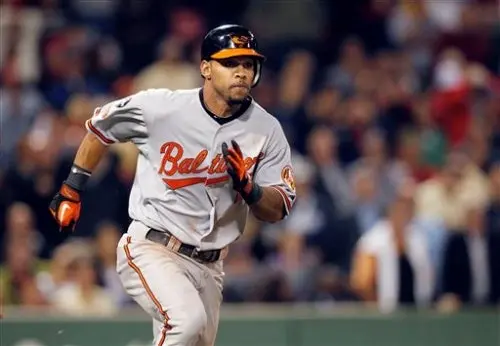 Boston se mete en problemas al perder 7-5 con los Orioles