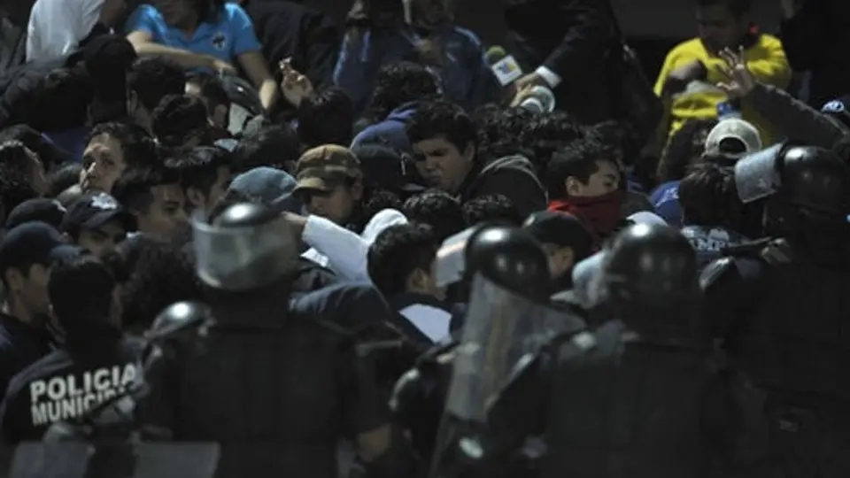 Arremete De Nigris contra la policía de Torreón por Twitter