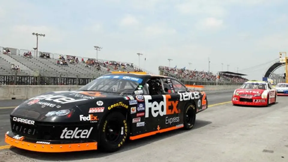 El capitalino ganó la primera etapa de la Nascar