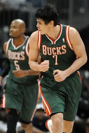 Ilyasova ya habría firmado con el Fenerbahçe