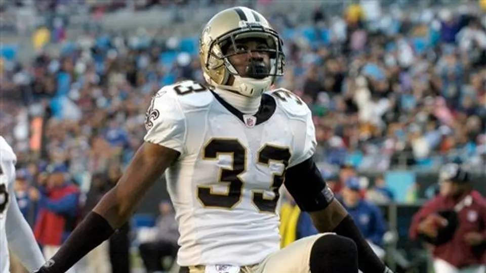 Brees lanza dos pases de touchdown y Santos aplasta 34-3 a Carolina