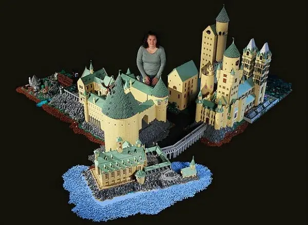 Escuela de Harry Potter, construida en Lego