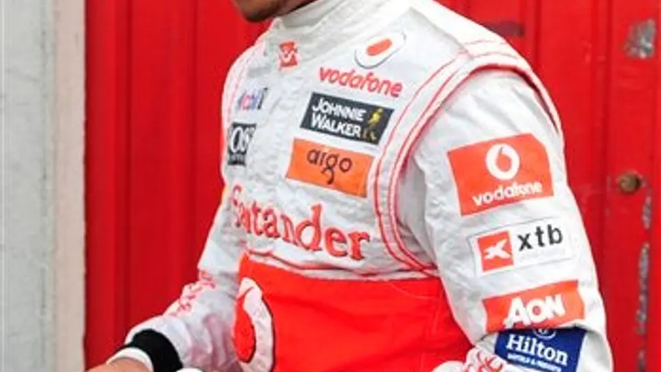 Manager de Beckham representará a Lewis Hamilton