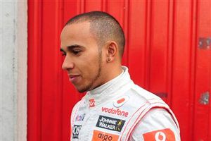 Manager de Beckham representará a Lewis Hamilton