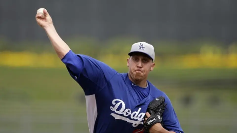 Dodgers traspasa a Aaron Harang a los Rockies