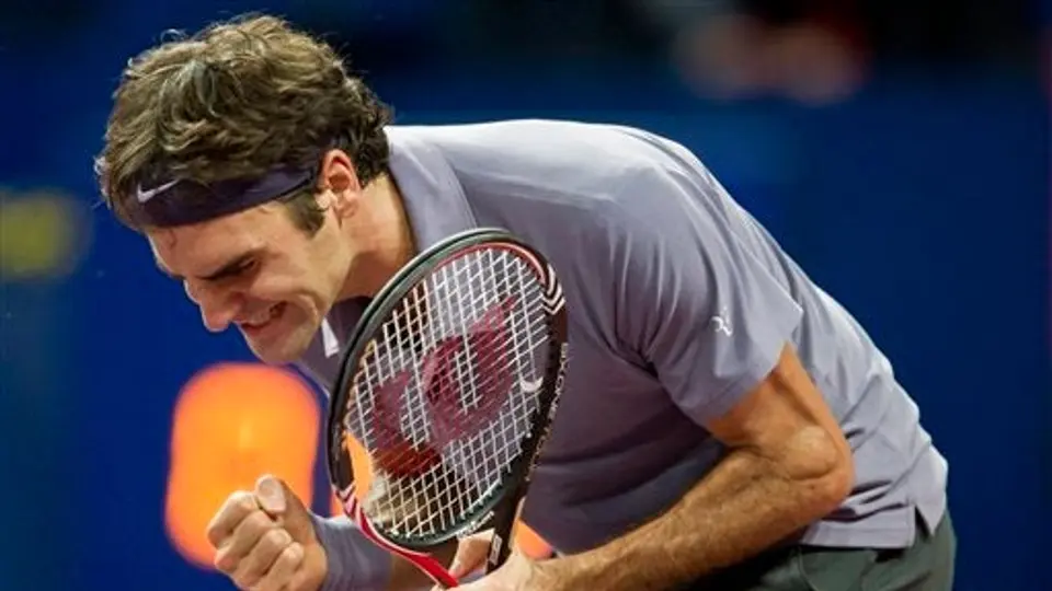 Federer se corona en Basilea y quiebra récord de Sampras
