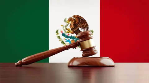 La Constitución de 1917 fue pionera a nivel mundial al incorporar derechos sociales y laborales./ Pixabay