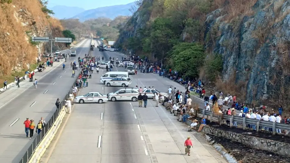 La manifestación comenzó desde las 8:00 AM de este lunes/X: @Vicente_Galvez