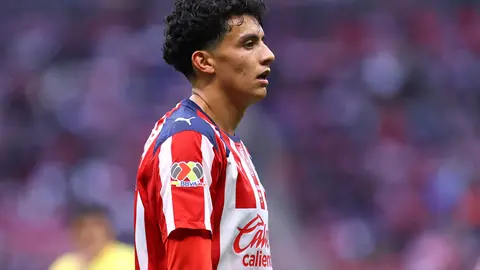 Richard Ledezma con Chivas l IMAGO7