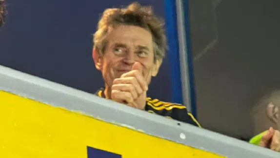 ¡Corazón Xeneize! Willem Dafoe estuvo presente en un juego de Boca Juniors