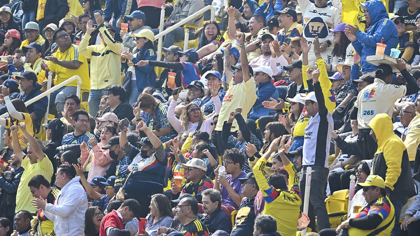 Afición en el Estadio Ciudad de los Deportes durante el partido Pumas vs América de la Liga MX Femenil | IMAGO7