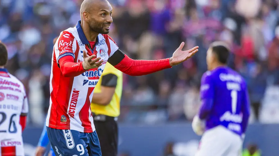 ¡Goleador a la vista! Cruz Azul y Atlético San Luis en negociaciones por Joao Pedro