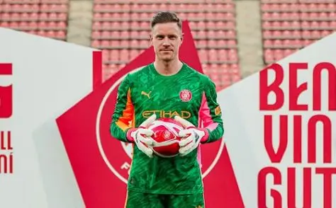 Ter Stegen en su presentación con el Girona | IG @gironafc