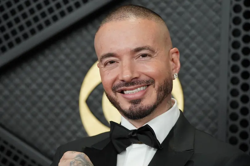 J Balvin durante la ceremonia de los Grammys en Los Angeles | AP