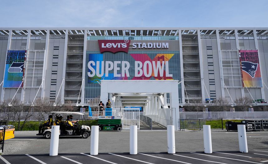La fachada del Levi's Stadium previo al Super Bowl LX entre los New England Patriots y los San Francisco 49ers | AP