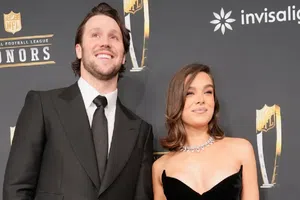 Hailee Steinfeld, esposa de Josh Allen, protagoniza comercial rumbo al Super Bowl LX