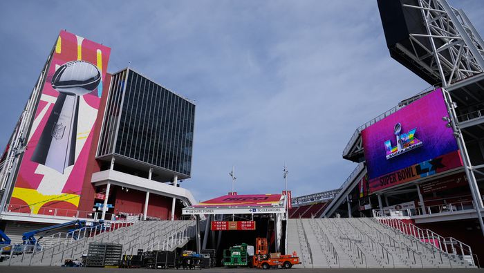 Trabajadores siguen con las obras para tener el Levi's Stadium listo para el Super Bowl | AP
