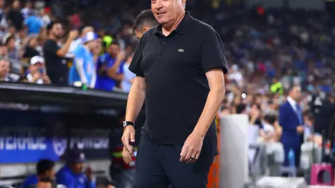 Domènec Torrent dejó de ser entrenador de Rayados | IMAGO7