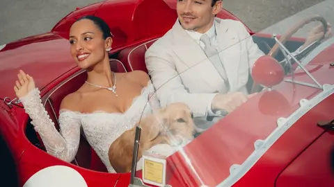 Leclerc, Alexandra y su perro Leo en la boda | X: @Charles_Leclerc
