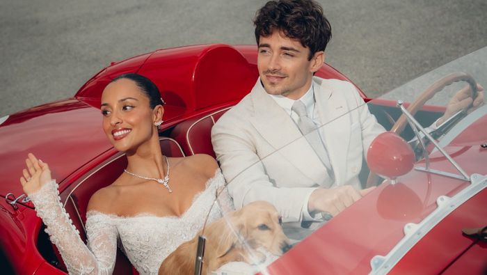 Leclerc, Alexandra y su perro Leo en la boda | X: @Charles_Leclerc