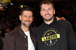 Fiesta en Los Ángeles, cortesía de Djokovic y Doncic: Así celebraron juntos el cumpleaños del astro de la NBA