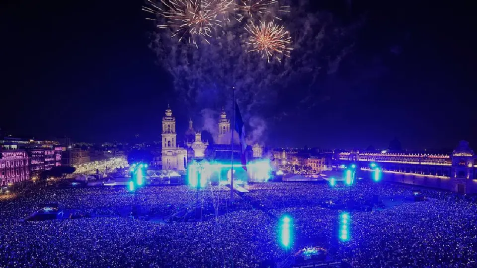 Shakira impuso un récord al reunir a 400 mil personas durante su concierto en el Zócalo/AP