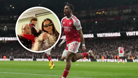 ¡La más Gunner! Dua Lipa y su familia festejan la victoria del Arsenal ante Chelsea