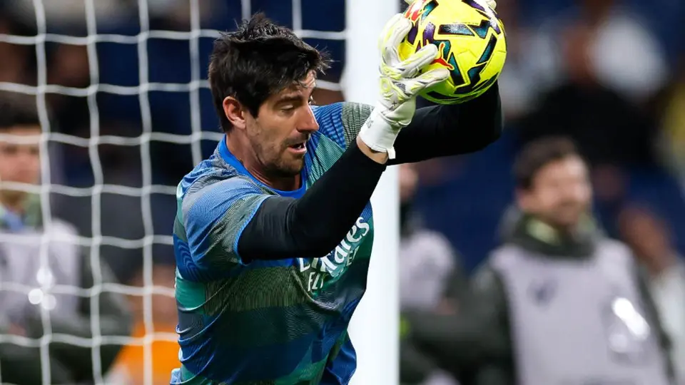 Thibaut Courtois, en calentamiento | @realmadrid