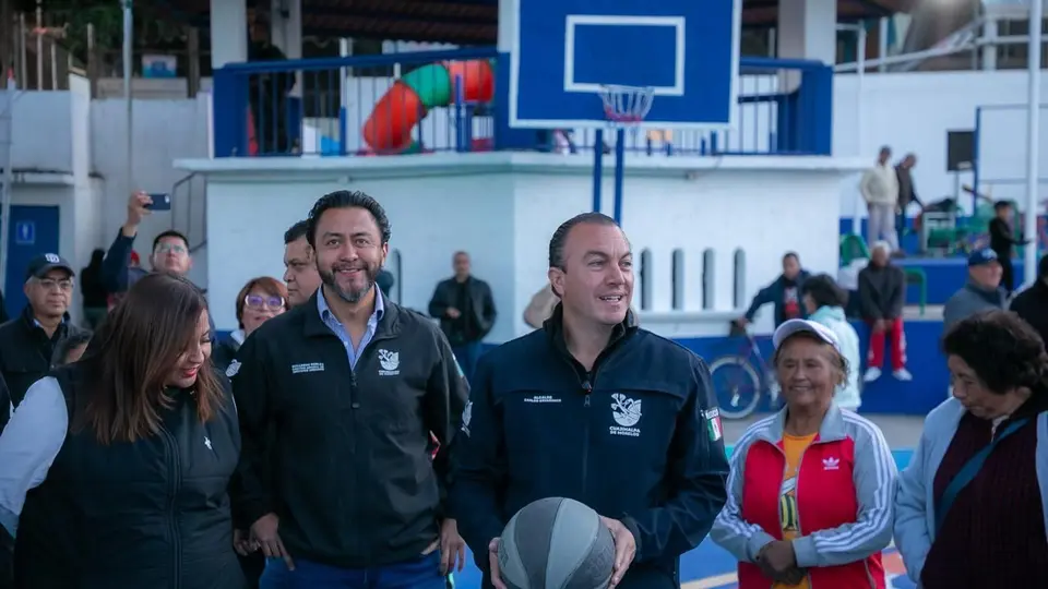 El alcalde de Cuajimalpa, Carlos Orvañanos, encabezó la entrega oficial del Deportivo La Papa / Especial