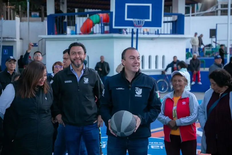 El alcalde de Cuajimalpa, Carlos Orvañanos, encabezó la entrega oficial del Deportivo La Papa / Especial