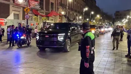 VIDEO: Así llegó Shakira a su concierto en el Zócalo de la CDMX, con un convoy de siete camionetas