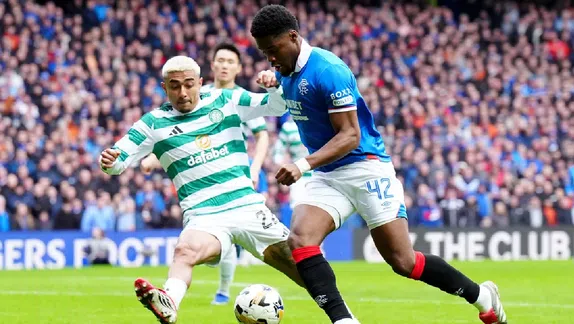 Julián Araujo en el centro de la polémica tras un final de infarto en el Clásico Escocés
