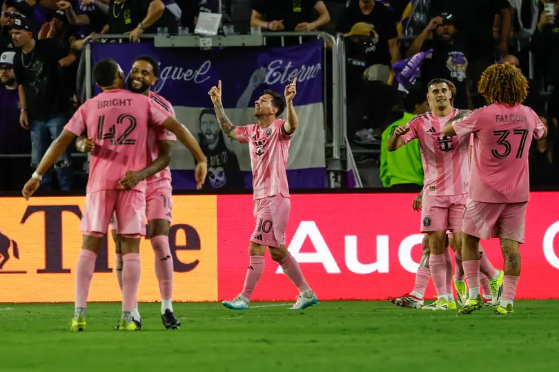 Lionel Messi y gol número 70 de tiro libre | AP