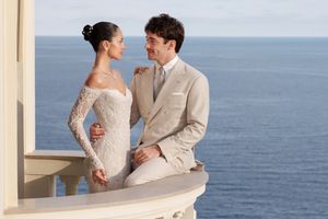 Charles Leclerc y Alexandra Saint Mleux durante la celebración de su boda | INSTAGRAM: @alexandramalenaleclerc