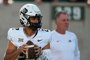 Fallece quarterback universitario a los 23 años; Deion Sanders fue su entrenador