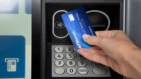 ¿Cuánto dinero puedes tener en tu tarjeta de débito en 2026? Esto dice el SAT