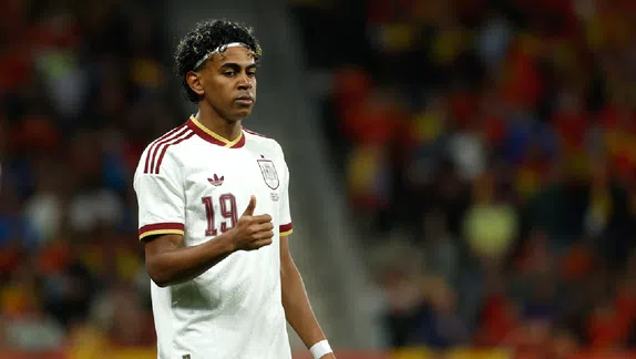 ¡Animal competitivo! Lamine Yamal sube video a redes jugando con su hermano menor