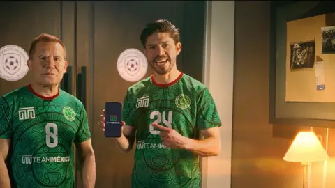 Julio César Chávez y Oribe Peralta llegan para levantarle los ánimos a los influencers que sufren por la Selección Mexicana / Especial