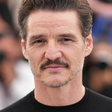 Pedro Pascal celebra su cumpleaños en CDMX… y recibe inesperada sorpresa de Clara Brugada