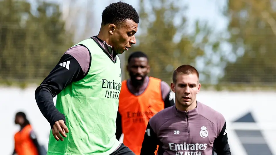 Kylian Mbappé durante los entrenamientos del Real Madrid I x:@realmadrid