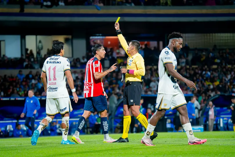 Duelo entre Chivas y Pumas correspondiente a la Jornada 12 del Apertura 2025 de la Liga MX I IMAGO7