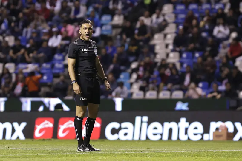 Ismael Rosario, arbitro de la Liga MX I IMAGO7
