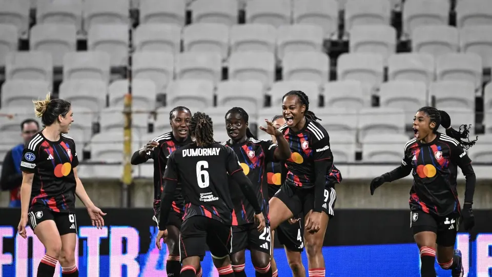 Olympic de Lyon Femenil goleando a VfL Wolfsburg | AFP