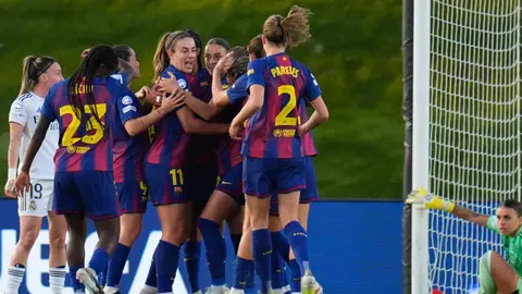 Barcelona femenil ante Real Madrid l AP