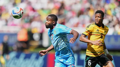 Cédric Bakamubu en el partido ante Jamaica l AP